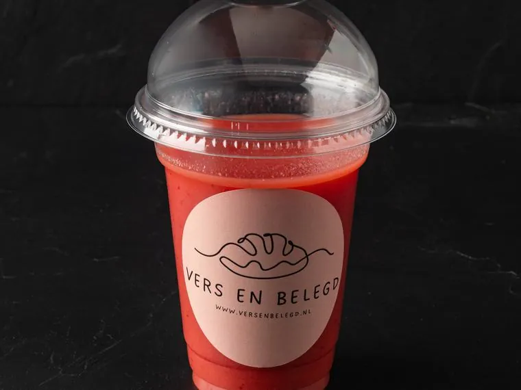 Verse rode smoothie met Vers en Belegd label
